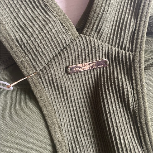 BuffBunny Sphynx Ribbed Sports Bra - Picture 8 of 9